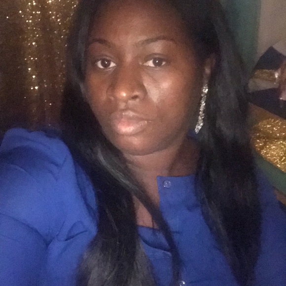 Meet your Posher, Latoya - Picture 1 of 1